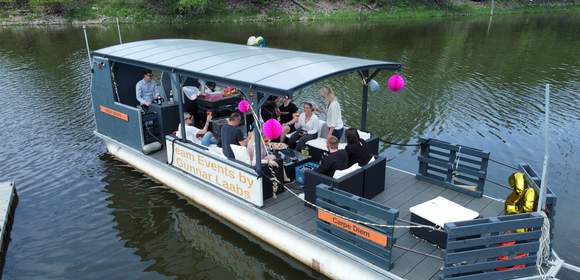 Floßtour mit dem Partyfloß auf der Elbe