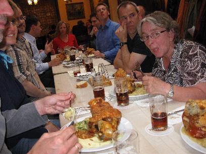 Es schmeckt wie bei Muttern Düsseldorfer Altbiertour