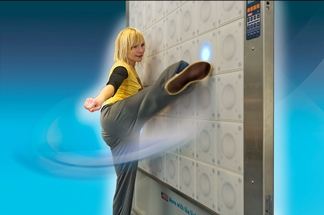 Twall Actionwand Promotion Hirschfeld TWALL Reaktionswand: Innovation & Interaktion