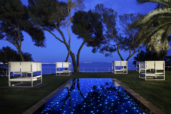 LE POOL BY NIGHT Sky Pool