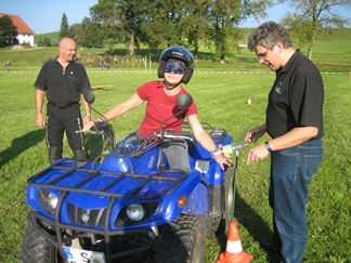 Offroad Teambuilding - Quad blind fahren Offroad Teambuilding - Quad blind fahren