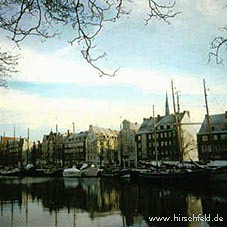 Lübeck am Wasser Mit Pferd und Schiff unterwegs