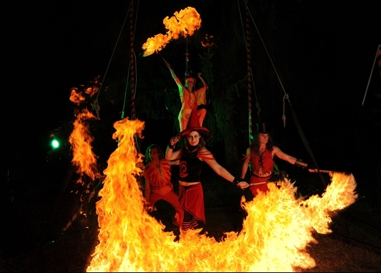 Feuerkünstler Feuerkünstler