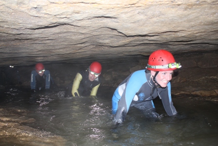 Höhlentrekking und Höhlentauchen