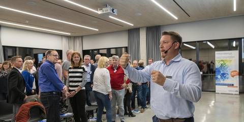 Trainer bei einem seiner Mensch zu Mensch Workshops Wertschätzung ist das A und O