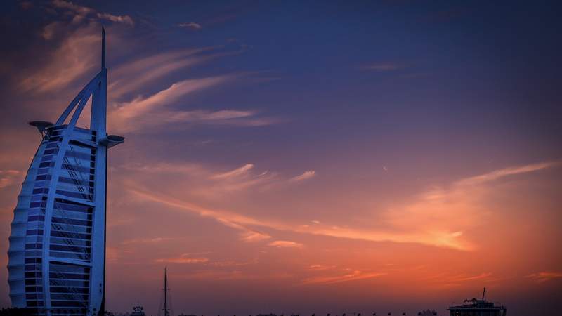 Burj Al Arab Dubai beim Sonnenuntergang