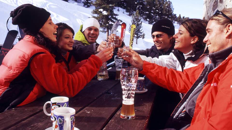 Teambuilding Betriebsausflug Firmen-Event Apres-Ski
