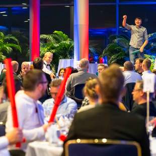 inTakt – Rhythmus-Teamevent für große Gruppen inTakt Teamevent mit Boomwhackers für große Gruppen