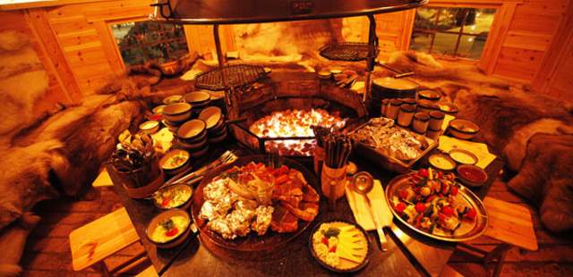 Grillbuffet in der Grillkota Christbaumkugelschießen & Grillen