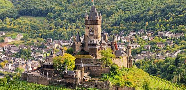 Reichsburg, Schiff und Weintour