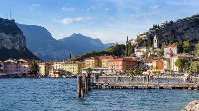 Incentivereise Italien Gardasee Hafen Bucht