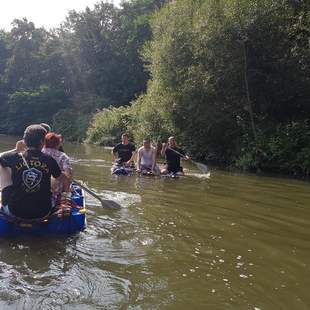 Floßbau Challenge als Teamevent auf der Mosel