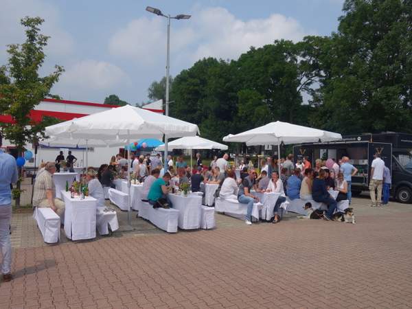 Familientag Firmengelände Firma Sommerfest