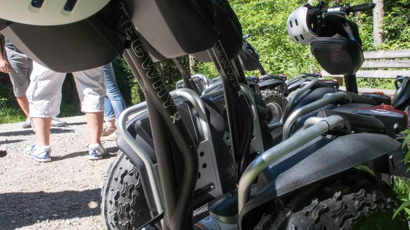 Gelände Segways am Wegesrand Segway Alm Event