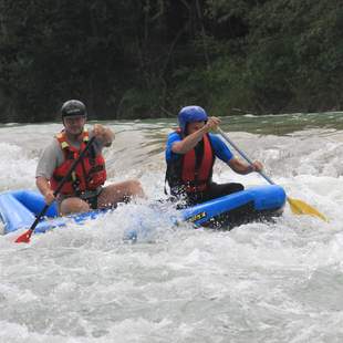 River-Riding im Team-Kanadier