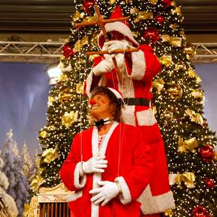 Nikoneu PICO BELLO's größter Nikolaus mit Marionette