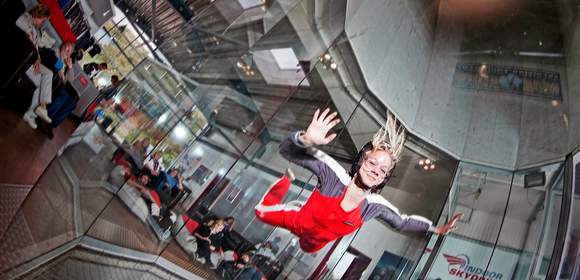 Indoor Skydiving Teamevent max. 40 Teilnehmer