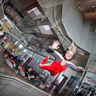 Indoor Skydiving Teamevent max. 40 Teilnehmer