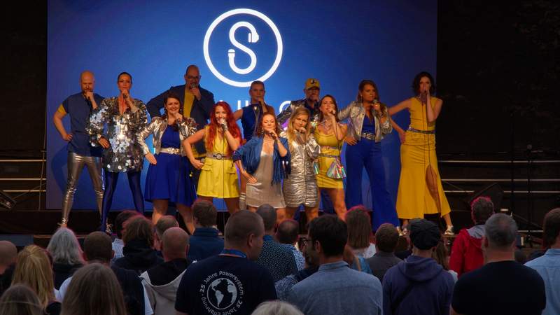Chor, Firmenfest, Firmensong