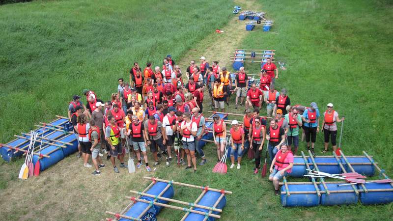 Floßbau & Floßfahrt am Neckar & BBQ 3/4 Tag