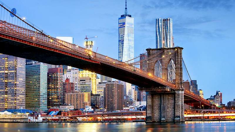Incentive Reise Gruppenreise New York Brooklyn-Bridge bei Nacht