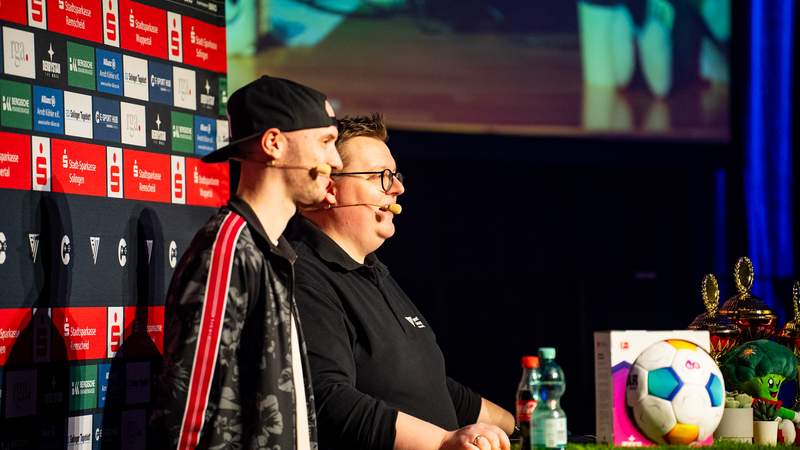 eFußball 11 vs 11 Mannschaftssport Fußball E-Sport FIFA