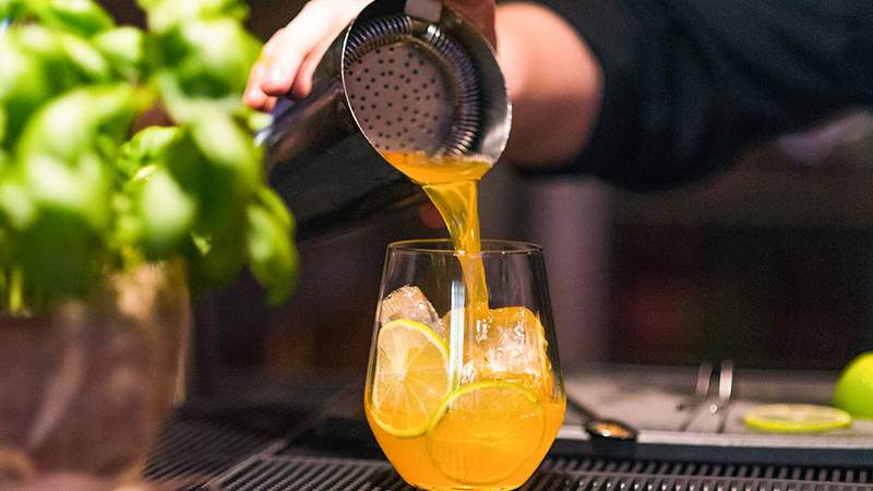 Online Drinks mit dem Cocktail-Weltmeister