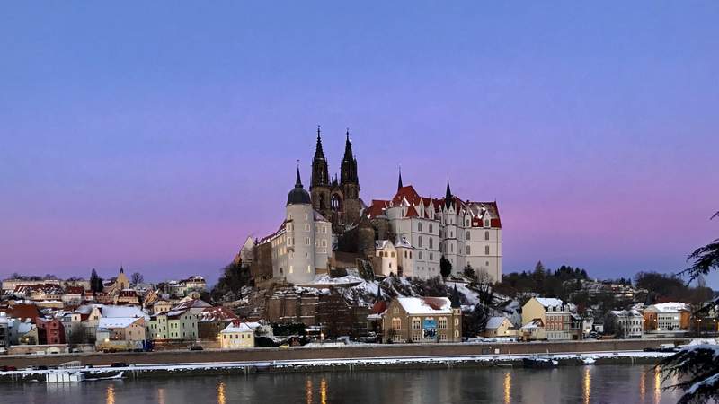 Meißen mit Schnee im Winter