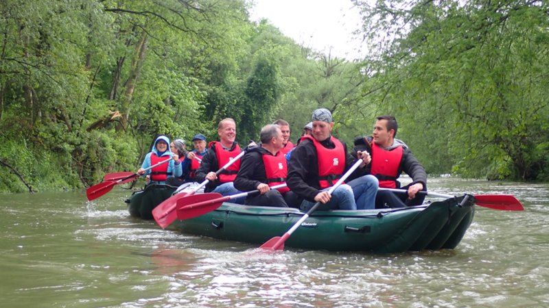 Kanufahren auf dem Neckar mit Grillen