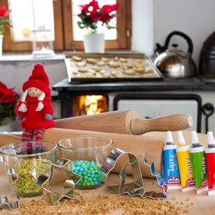 Urige Weihnachtsfeier – Plätzchen backen Urige Weihnachtsfeier – Plätzchen backen