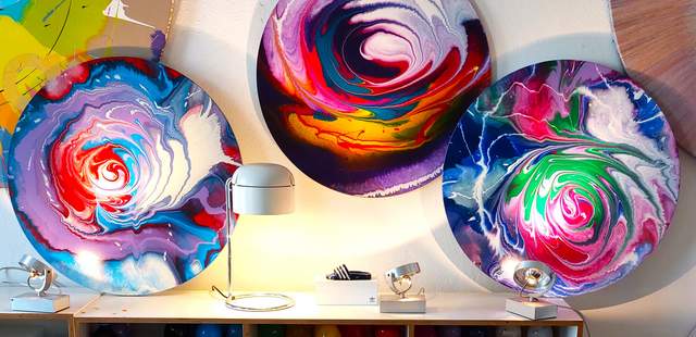 Spin Art Kunstwerk, Weihnachtsmarkt und Feiern