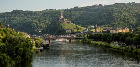 Burg & Bunker: Versteckte Welten