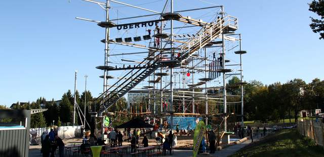 Jungesellenabschied im Golfkletterpark Jungesellenabschied im Golfkletterpark