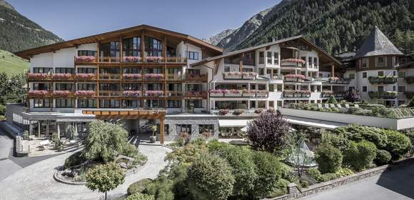 Hotel DAS CENTRAL - ALPINE . LUXURY . LIFE