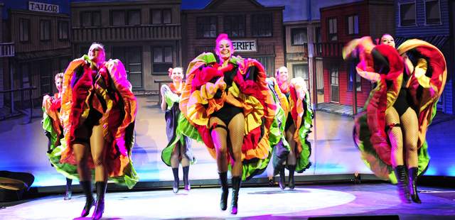 Can-Can Traditionelle Tanzshows