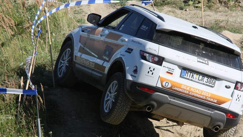 Land Rover Experience im AdventureSteinbruch