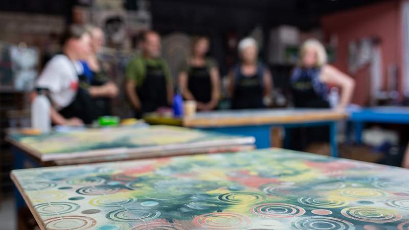 Reflektieren Farbe verbindet – Teambuilding