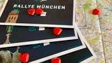 Jedes Team bekommt ein eigenes Buch mit Aufgaben