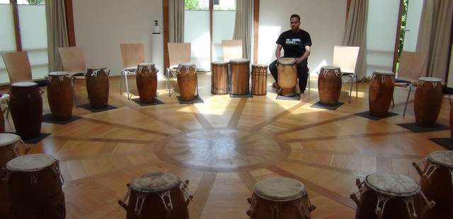 Trommelkunst Trommel Workshop - Relax Trommel Workshop für 30 Teilnehmer