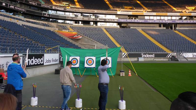 Firmenevent Bogenschießen in der Commerzbank Arena