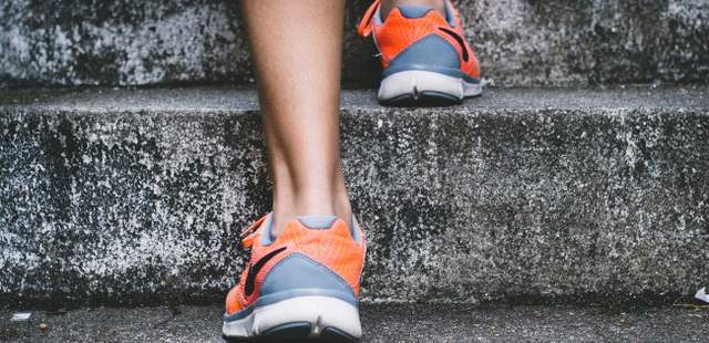 Die Messung findet an der Ferse statt Knochendichtemessung