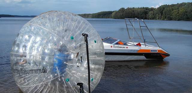 Zorbing - Ultraball als Teamevent in Schwerin