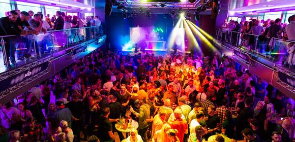 Köln: Mallorca Party Schifffahrt & 4*Hotel