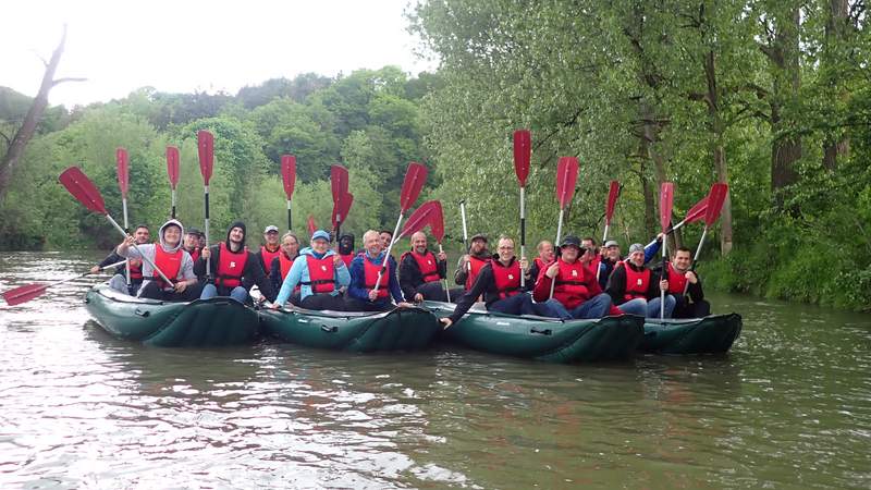 Großgruppenevent Floßbau & Fahrt + GPS-Rallye