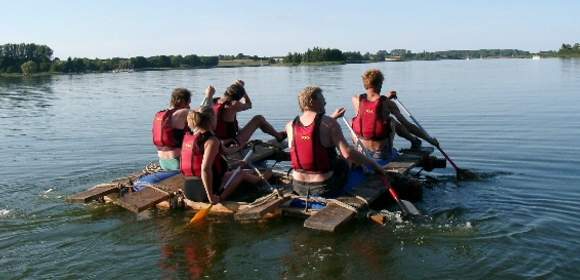 Floßbau und BBQ am Schaalsee – Teamevent