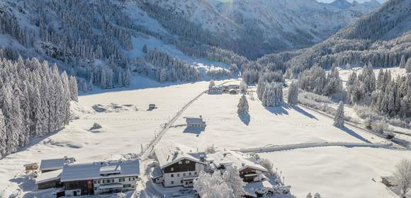 Weihnachtsdorf mitten in der Natur