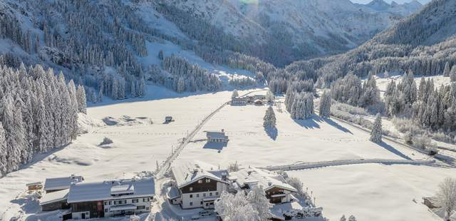 Weihnachtsdorf mitten in der Natur