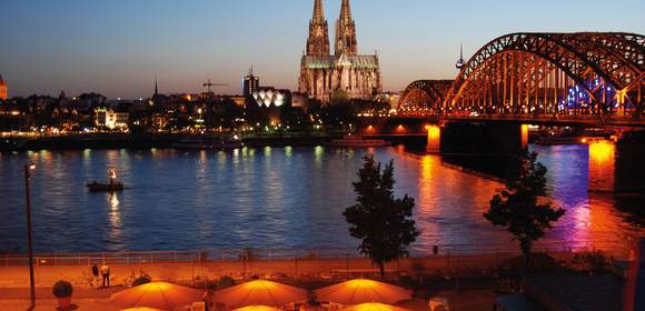 Stadt-Erlebnis mit Schifffahrt in Köln
