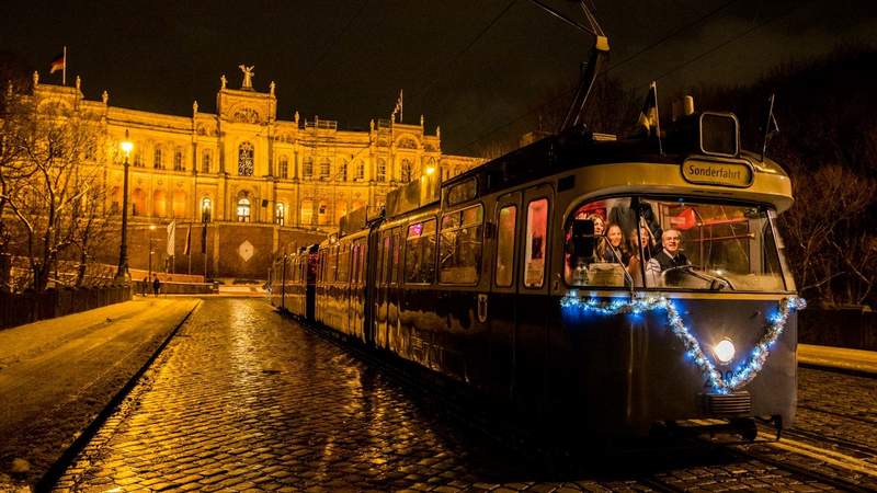 Weihnachtsfeier in der EventTram München