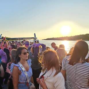 Partyboot Hamburg: Party Schifffahrt & Hotel Partyboot Hamburg: Party Schifffahrt & Hotel